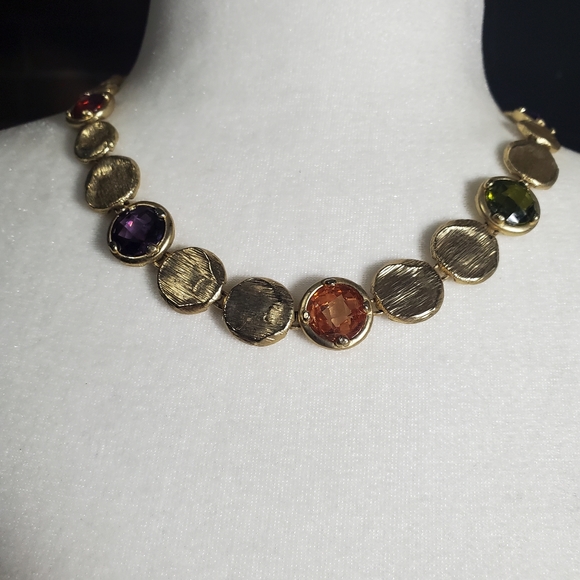 ETRUSCAN DESIGN TEXTURED GOLD TONE METAL MEDALLION COIN DISK CRYSTAL NECKLACE - Picture 3 of 7